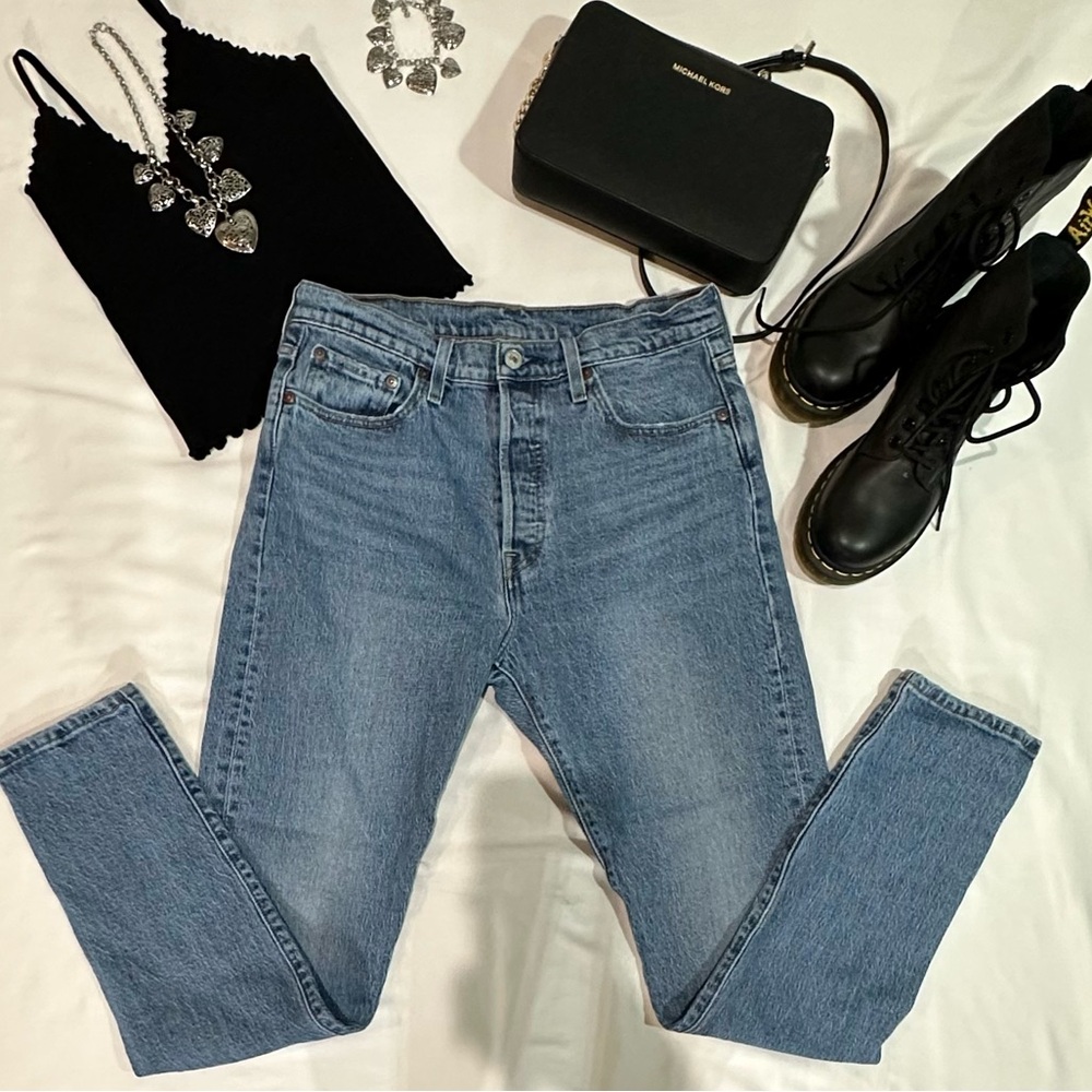 501 S LEVIS